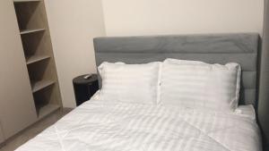 Campell hotel & apartment Vinhome Grand Park