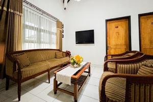 Roemah Kemang Syariah Mitra RedDoorz