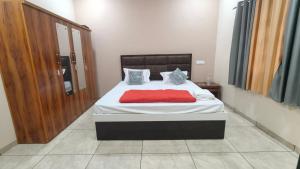 Vasant Vihar Farm House