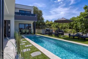 Villa Samara with Pool - Happy Rentals