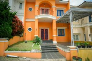 Orange Villa