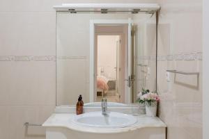 Rua da Senhora da Glória 142 1º