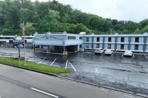 Days Inn by Wyndham Pittsburgh