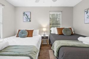 Cozy Retreat Near UT & Downtown