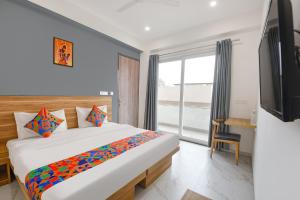 FabHotel Roost Stay