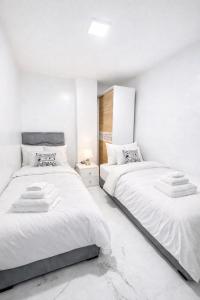 Seaside 1 min From Beach & Train Station - 2 Bedrooms Apartment