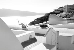 Oia, Santorini, 84702, Greece.