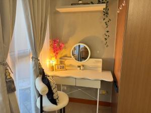 Venice Luxury Residences Studio with Balcony Pool and Netflix Near BGC