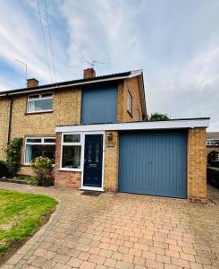 Spacious House - Parking - Pool Table