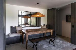 The Laguna Lodge - relax in style.