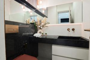 Stylish 1BR in Hyde Walk by Imtiaz Modern Living