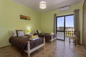 Villa Luis Gale by Villa Plus