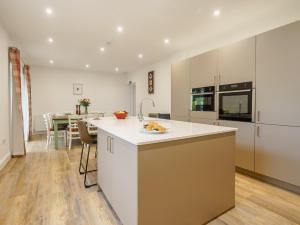 6 Bed in Leuchars 89572