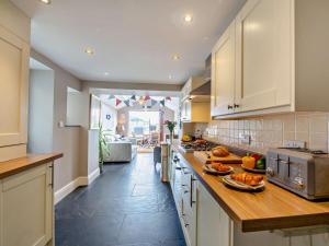 3 Bed in Borth-y-Gest 90615
