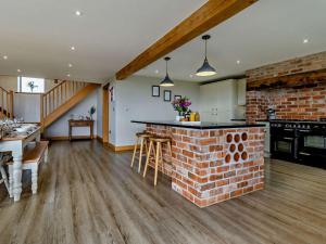 5 Bed in Painscastle 78163