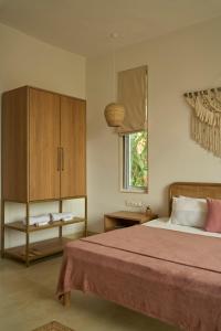 Hideaway88, A Private Hillside Nature Retreat