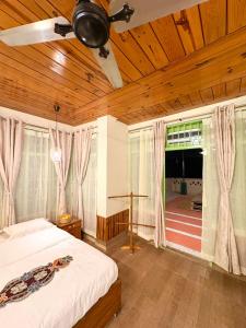 Aalay The Riverbank Homestay