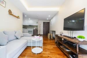 D209 Title Rawai Beach Front 1 Bed Apartment