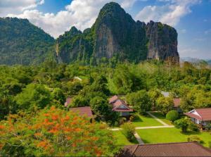 H&V Bungalow Vang Vieng