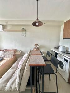 The Haus Pad near Mactan Airport and Sea View with Pool
