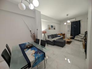 Luxury & Spacious Apartment in Athens