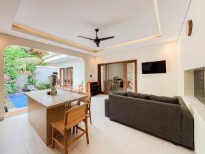 Gold Fish House Ubud