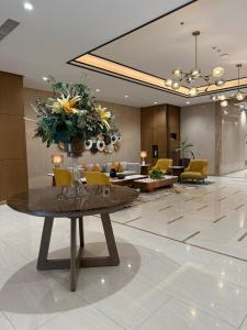 Cozy 1BR in BGC at Park Mckinley West Near Airport