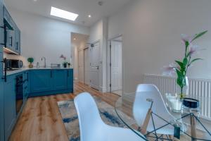 Elegant 2 bedroom Clifton Village apartment