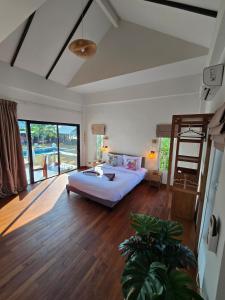 Villa Amana beachfront with sunset view 4 br