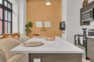 Black & Tan Bold Style Smooth Finish Served Daily