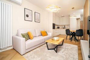Sand Boho Harmony Luxury - AC Parking & Balcony - by UniqueRent