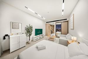 FIRST CLASS Studio Modern JVC Living