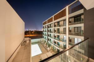 FIRST CLASS Studio Modern JVC Living