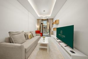 FIRST CLASS 1BR Stylish Circle Mall Doorstep