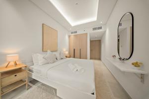 FIRST CLASS 1BR Stylish Circle Mall Doorstep
