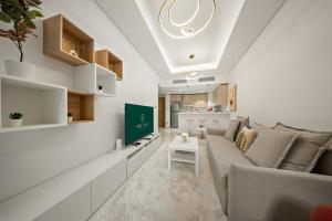 FIRST CLASS 1BR Stylish Circle Mall Doorstep