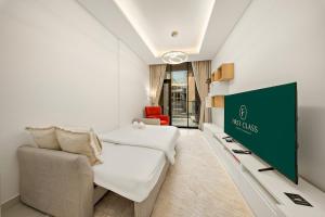 FIRST CLASS 1BR Stylish Circle Mall Doorstep