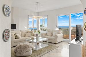 Pool and Sea Views A106