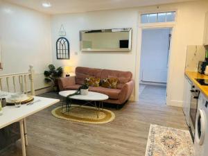 Peaceful Hideaway Flat Near Heathrow & Twickenham