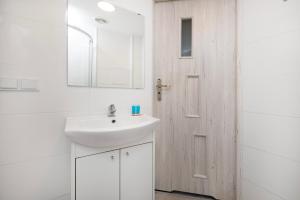 Łódź Downtown Comfort Studios by BookingHost