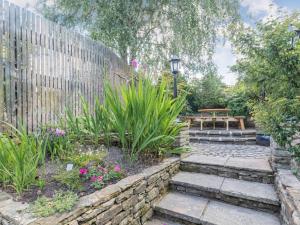 3 Bed in Longnor oc-w36052
