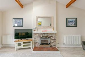 4 Bed in Brixham oc-t35056