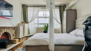 Bright Private Bedroom near Farringdon & Chancery Lane