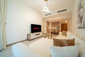 Contemporary 2BR Apt Fully Furnished