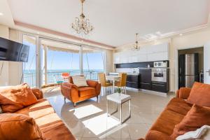 The Grand Seaview By PS