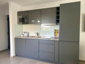 Apartment 4141-11 for 4 Pers in Zaton Zadar