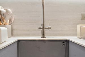 FIRST CLASS Studio Classy Comfort Pearl House