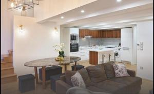 Central luxury duplex