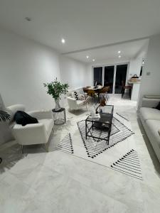 Cozy Private Room with Private Bathroom