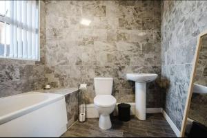 6-Bed Manchester Holiday